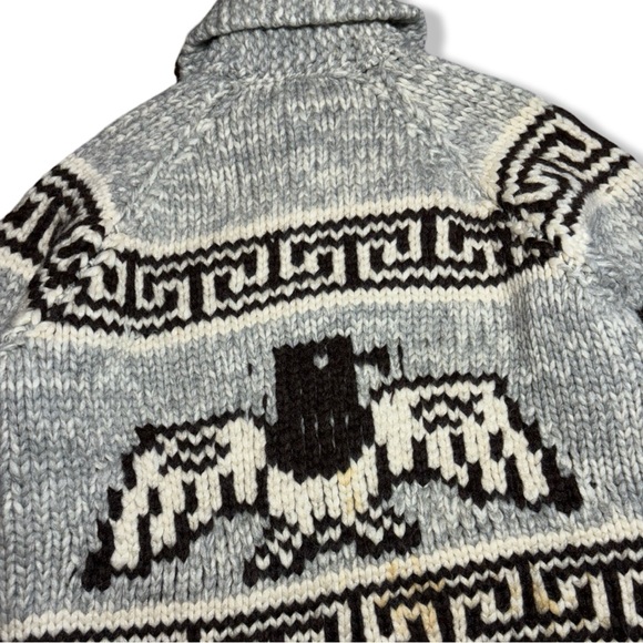 Vintage 80s Canadian made TUAK Thunderbird Cowichan zip-up knit - Picture 4 of 4